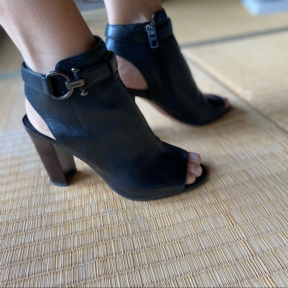 Coach peep-toe booties black size 5.5 - Picture 4 of 8